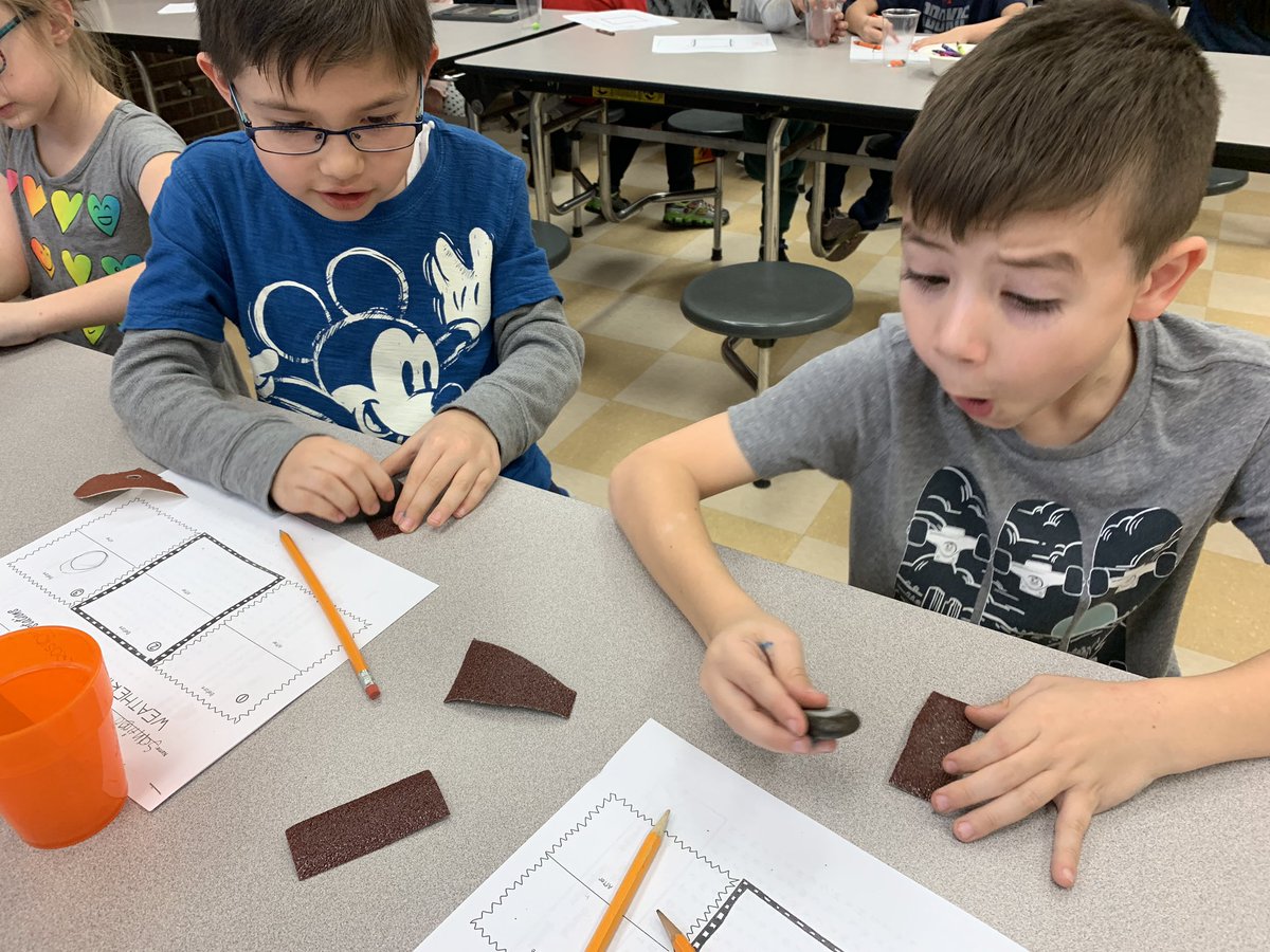 misscastello1's tweet image. Second grade does weathering and erosion hands on science centers to conclude unit 3! Thank you @MeadowScience for helping to put these centers together! #MineolaProud #integratedcurriculum