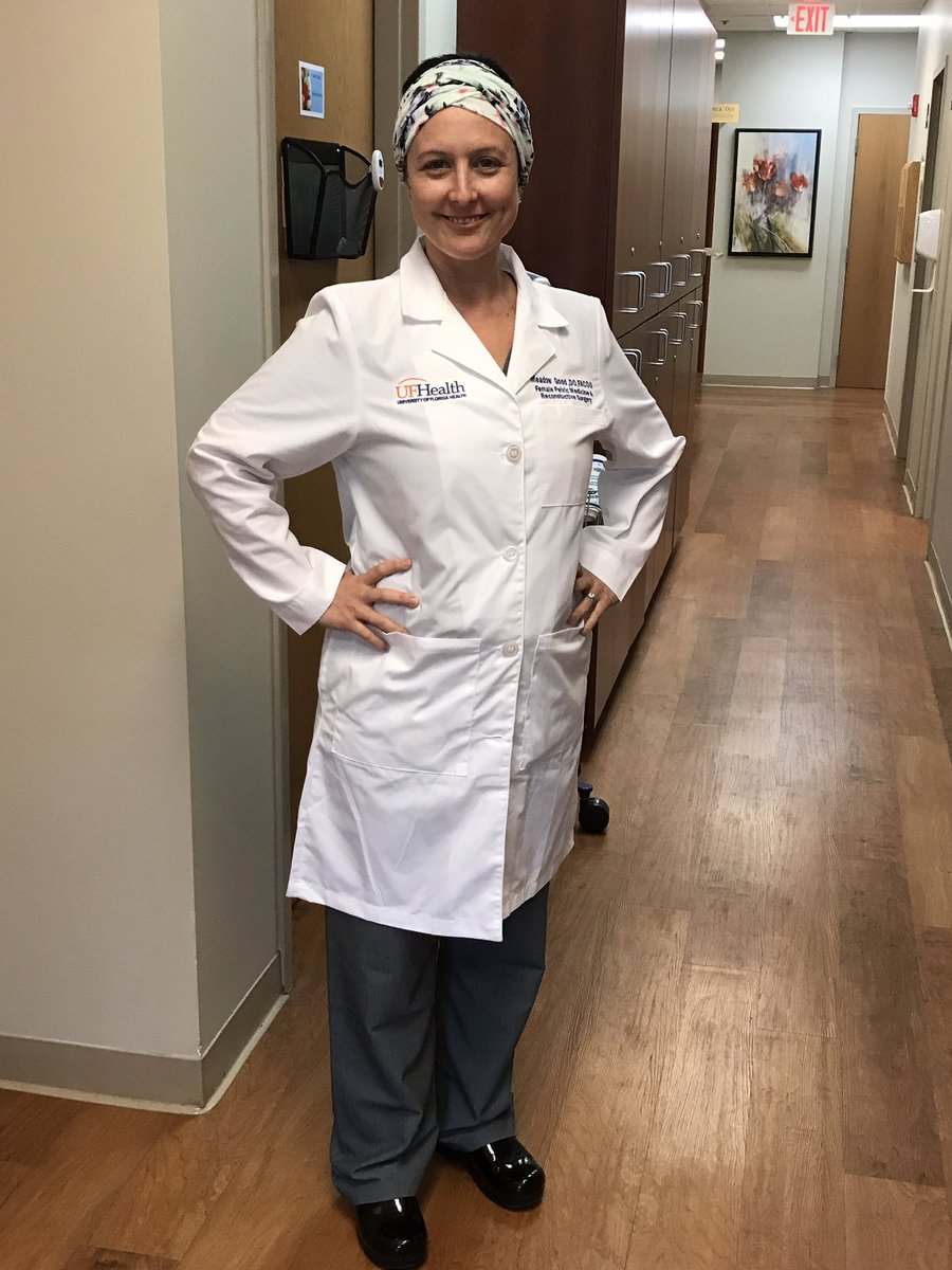 MeadowGood's tweet photo. All the cool #doctors are wearing a headband today. Are you? #fridayclinic #Friyay #friday #TGIF #hairstyles #freakyFabulousFriday #visityourdoctor #fridaydoctors #medtwitter #medes #SoMeDocs https://t.co/mH0EYGmRSd