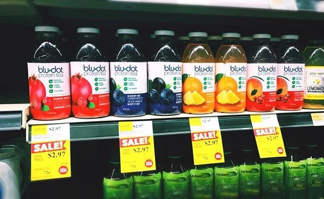 bludottea's tweet photo. Stocking up for the weekend? Don’t forget to fill your cart with hydration that helps you #refuel and helps you get the most from your weekend #sweatsession Grab your favourite flavours of Blu-Dot on sale now at #wholefoodsmarket #ipreview via @preview.a… https://t.co/52SvAHf95x https://t.co/IJ0C761tgx