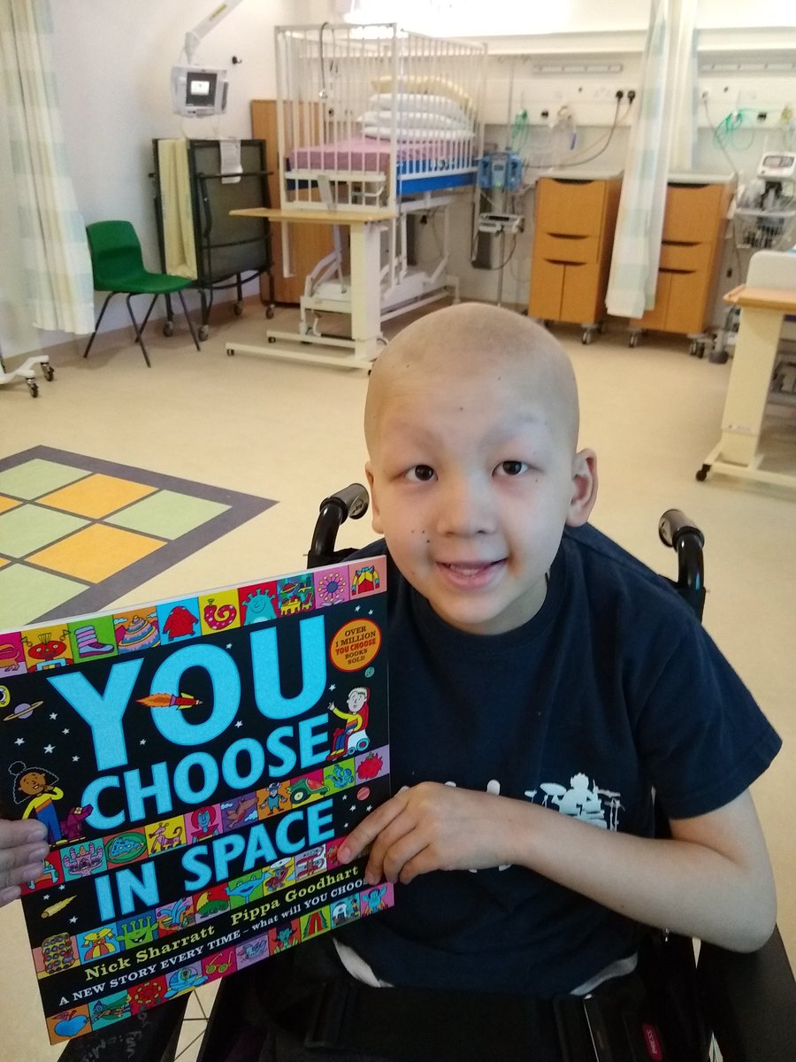 Thank you <a href="/BlueSkyeThink/">BLUE SKYE THINKING</a> <a href="/OUHospitals/">OUH</a> for an inspiring day today. Dan got to meet one of his hero's @NickSharratt1 thank you