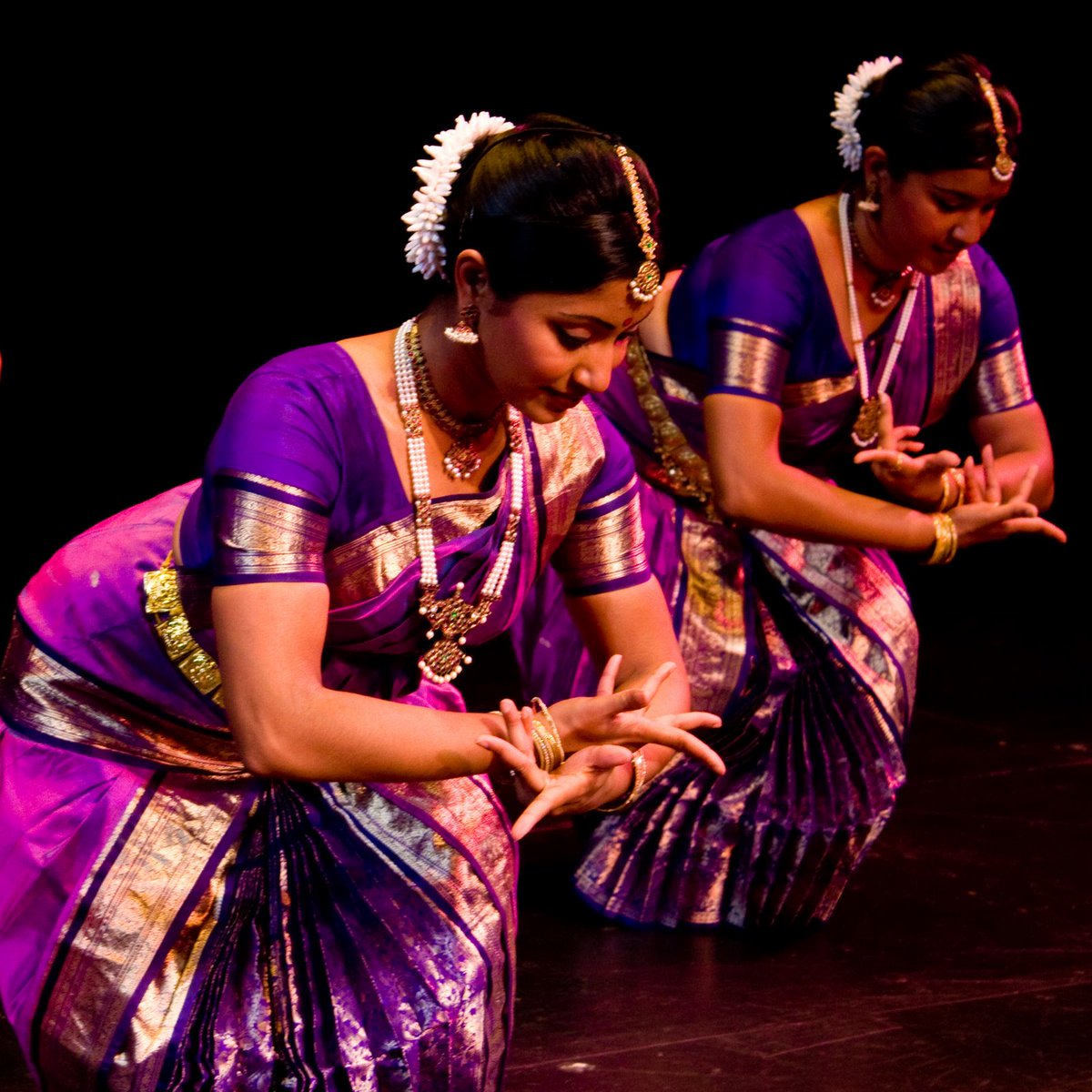 TOMORROW Get 20% off all tickets to #WhyWeDance during our 24hr FLASH SALE! Use code FLASH20 at check out: sforce.co/2SzmKez

#flashsale #kalanidhidance #danceplace #dcdance #kuchipudi

Photo: Shez Areu