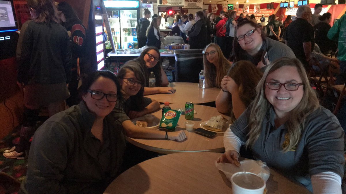 bowling_ehs's tweet photo. Girls Sectionals are underway! #govikes 🎳🎳🎳🎳🎳🎳🎳 https://t.co/Fm1YGMOmXe