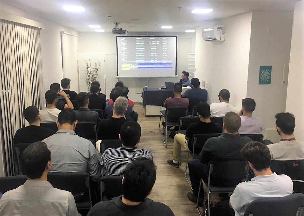 engineeringbr's tweet photo. TECH DAY que fala! Por aqui, estamos a todo vapor. Mensalmente reunimos os nossos especialistas de Digital para discutir e apresentar novas tecnologias. Isso é sinergia! É Engineering 👊💪 #EngineeringBR #TECHDAY #Digital #TransformaçãoDigital https://t.co/JWj94ONzQK