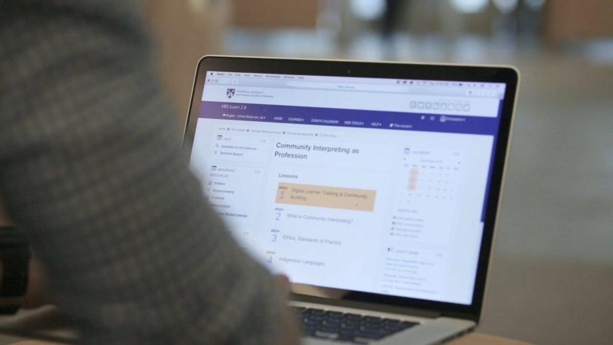 MIIStipp's tweet image. We are pleased to launch the Professional Certificate in Spanish Community Interpreting. Designed for working adults looking for a rewarding career as a medical or legal interpreter. Go.miis.edu/sci to apply! @MIIS #interpretation  #middlebury