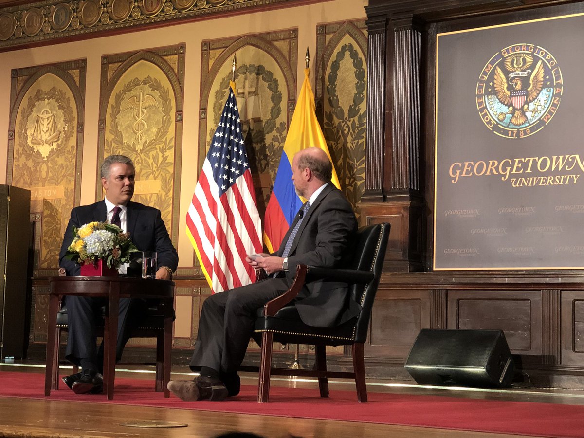 pburelli's tweet photo. Gran gusto oír a @IvanDuque hablar del tema Venezuela. Él entendió desde hace mucho lo que representa el chavismo y más aún lo criminal que es Maduro. Como Senador lo denunció en La Haya, como Presidente es clave en todo lo que se hace para expulsarlo del poder. Gracias 🇨🇴, 🙏🏻🇻🇪 https://t.co/Vu1hTXAodk