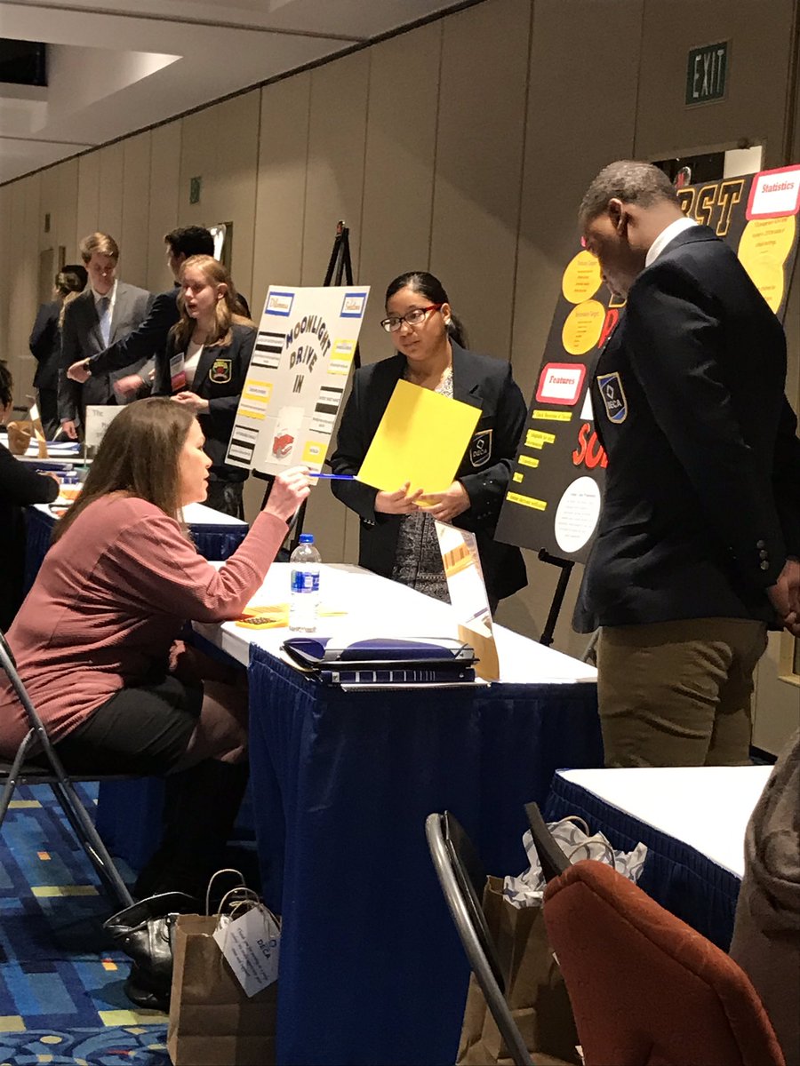 APSITTonya's tweet photo. @Georgia_DECA State Conference 🔷 Astros ✨Jennifer &amp; Quantez 📊presenting their Innovation Plan #professionals #futureexecs #gadeca #readyforit #statecdc @apsDouglassHigh @APS_HighSchools @APSCTAE @librabroyster @apsupdate @DouglassHSMedia https://t.co/dZrScwN7XU
