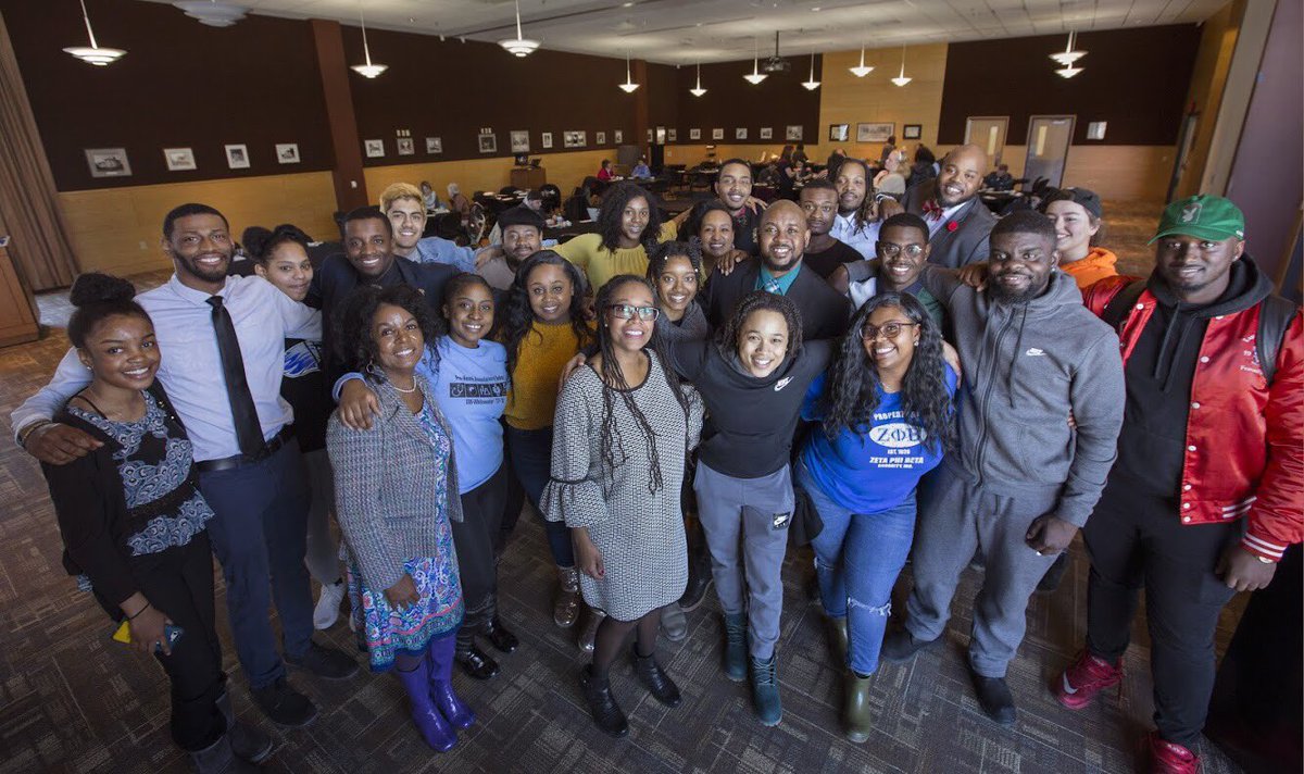 UWWBSU's tweet image. BSU members gather together at the Soul Food Luncheon with Dr. Ozalle, Dr. Yarbrough &amp;amp;’ Dr. Charleston❤️💚🖤 #BlackHistoryMonth #BlackAndEducated #BlackLove