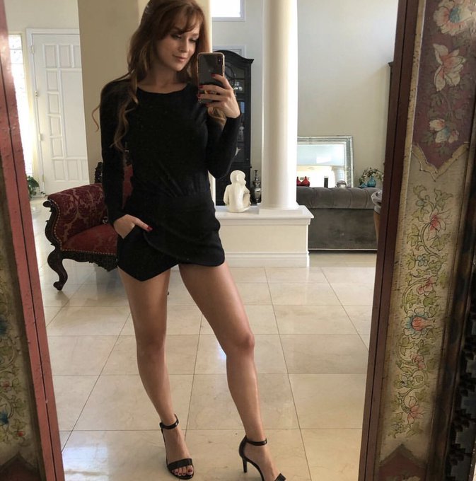 Happy Friday friends!:) These heels are definitely top 2 most comfortable heels I've ever had. Do yourself<a href="/tag/flashbackfriday"class="tags"><span>#flashbackfriday</span></a>