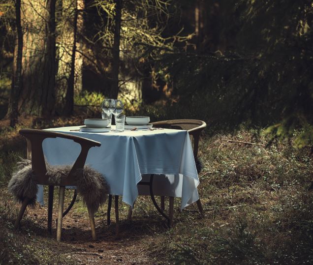 Det gastronomiske niveau i Østjylland er højt takket være topkokke og visionære fødevareproducenter, der alle har en dyb passion for kvalitet. Østjylland fik i 2017 den blivende titel 'Europæisk Gastronomiregion'. Smag for mere? Find madoplevelser i 2019: danishfoodregion.dk/program