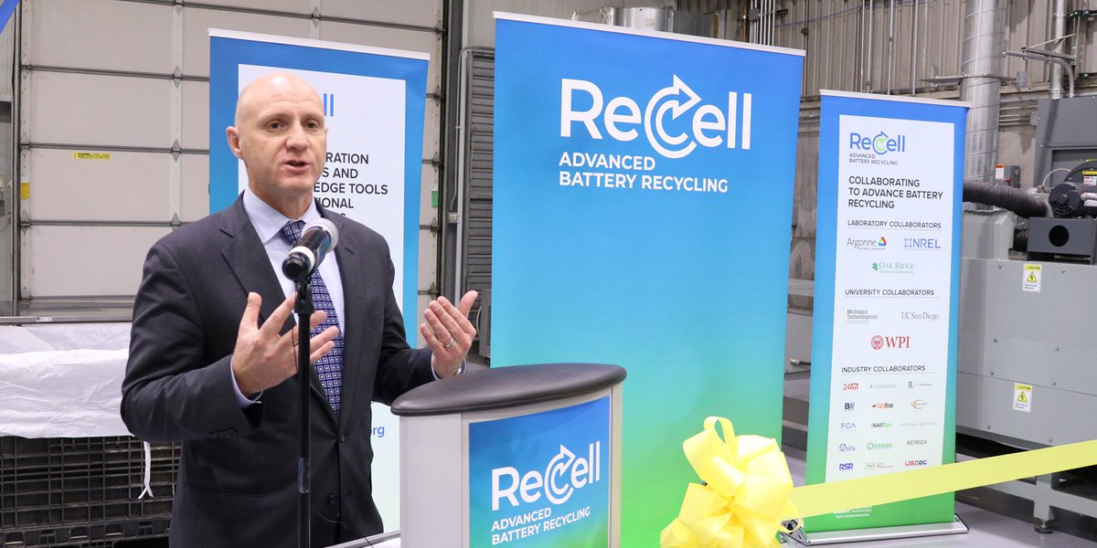 argonne's tweet image. “Today, we dedicate the ReCell Battery Recycling R&amp;amp;D Center – focused on developing innovative recycling technologies.  The Center brings together Argonne, @NREL, and @ORNL, as well as several universities.” Daniel Simmons, Asst. Secy. for @ENERY’s EERE.