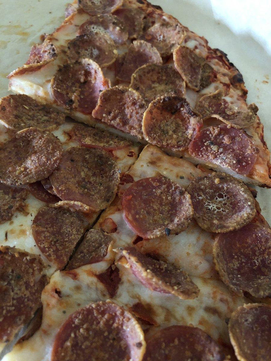 Seriously, hands down the best and I mean the best #glutenfree pizza is <a href="/Donatos/">Donatos Pizza</a> and you can get it at <a href="/redrobinburgers/">Red Robin</a> #unbelievable