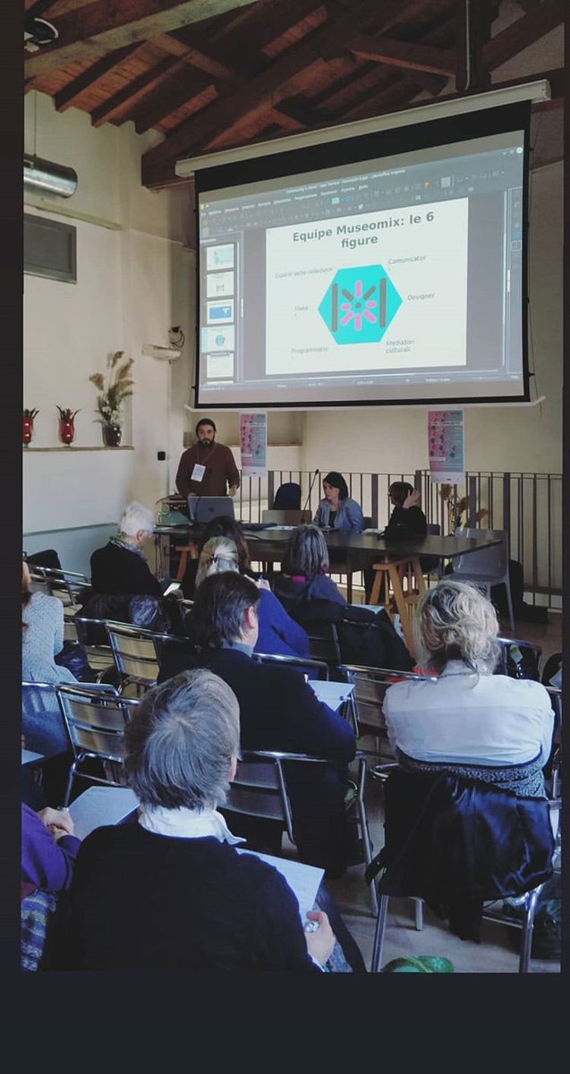 museomixIT's tweet photo. Lezione di teoria: vi raccontiamo  cos’è #museomix e perché ci piace tanto. #faicommunity @CSACParma @IBACNER @BAMstracult https://t.co/EafdAA8Lt2
