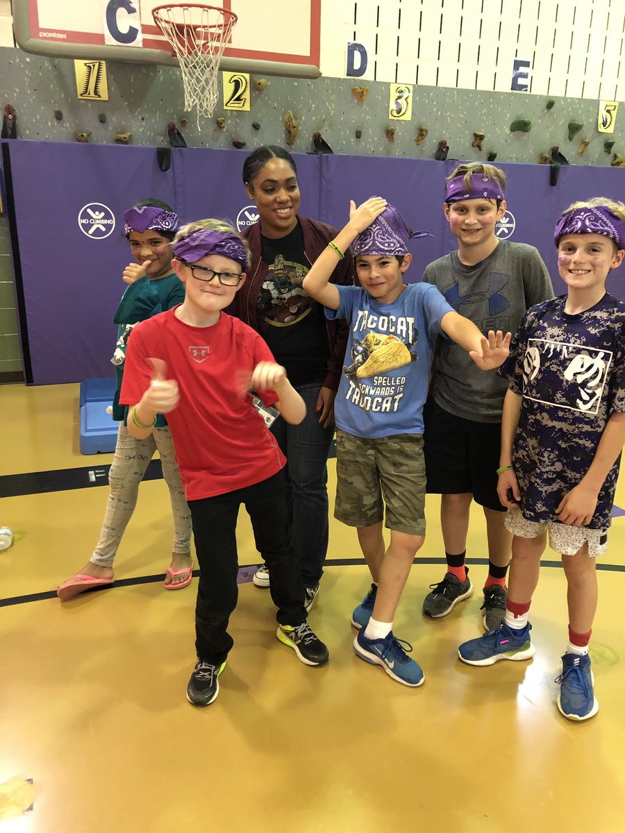 FrostwoodElem's tweet image. Health Fitness Auction Party
Team 🎯 3 teams competed in 6 games for points! Yellow team comes away with the win! Blue team for 2nd and Purple for 3rd! #funwashadbyall #waytogohealthfitnessteam #fwelovesyou