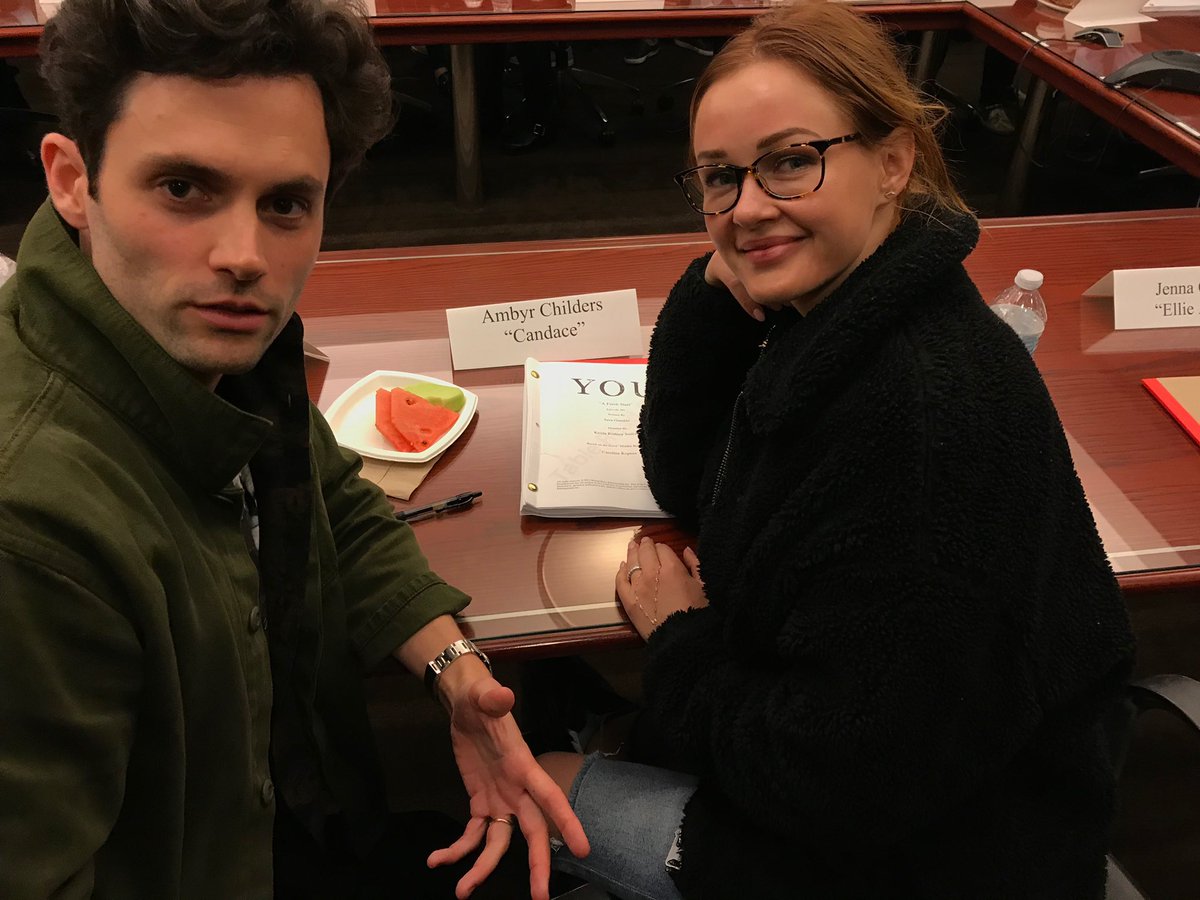 NetflixLAT's tweet image. Ustedes: &quot;¿Para cuándo la segunda de You?&quot; 
Yo: Miren, ya estamos en ello.