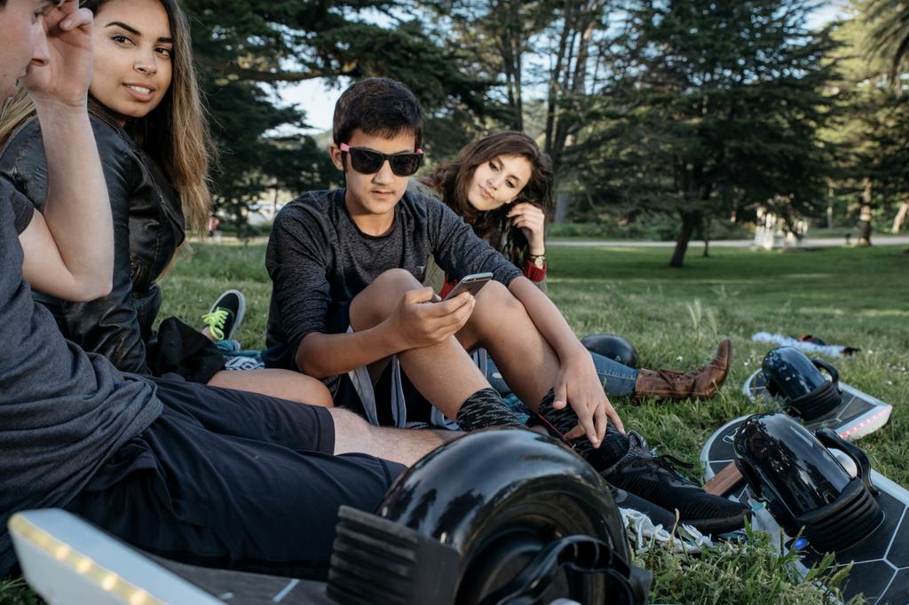 realhoverboard's tweet photo. Do it for the gram...on your Geo Blade. https://t.co/vbKkeZv3yY #surfonland #ridetheexperience https://t.co/taABNTr38V