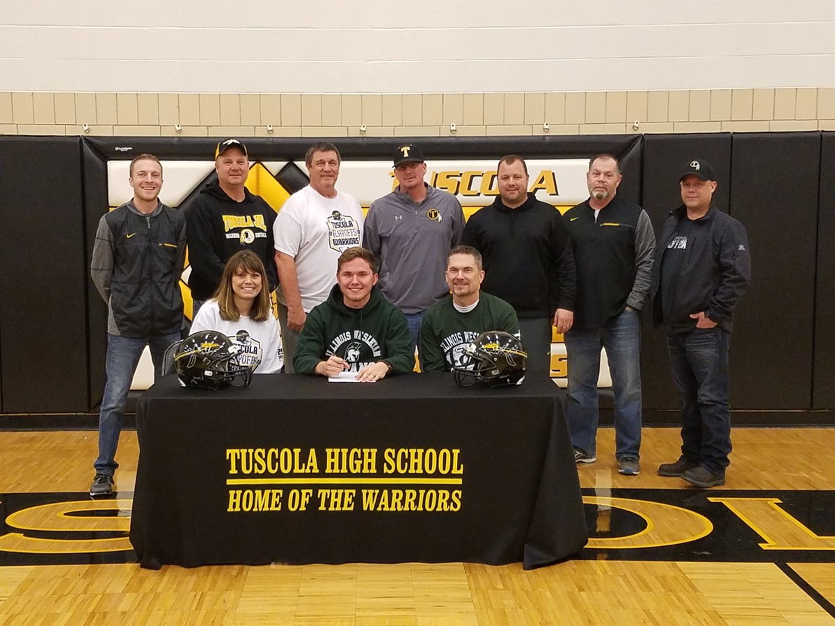 SluderLuke7's tweet photo. Excited to officially sign to play for @IWUTitanFball. Thankful for everyone who helped me and supported me throughout all of my years of playing. Looks like I’m going to be a Titan instead of a Warrior now. https://t.co/ELfaSzTXBc