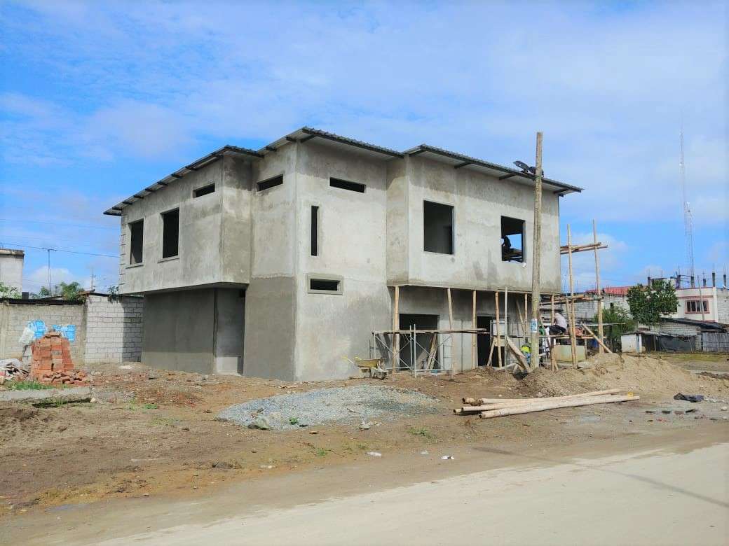 JohnCherrezA's tweet photo. #Arenillas | #LaCuca se prepara para #estrenar el primer #edificio parroquial de su #historia, #obra de infraestructura se ejecuta en #convenio entre el #GADP y la #alcaldía de Arenillas.

#ArenillasYaCambió
#Juntos, #SigamosHaciendoHistoria

@John_Cherrez #Alcalde. https://t.co/L6HqQwyezB