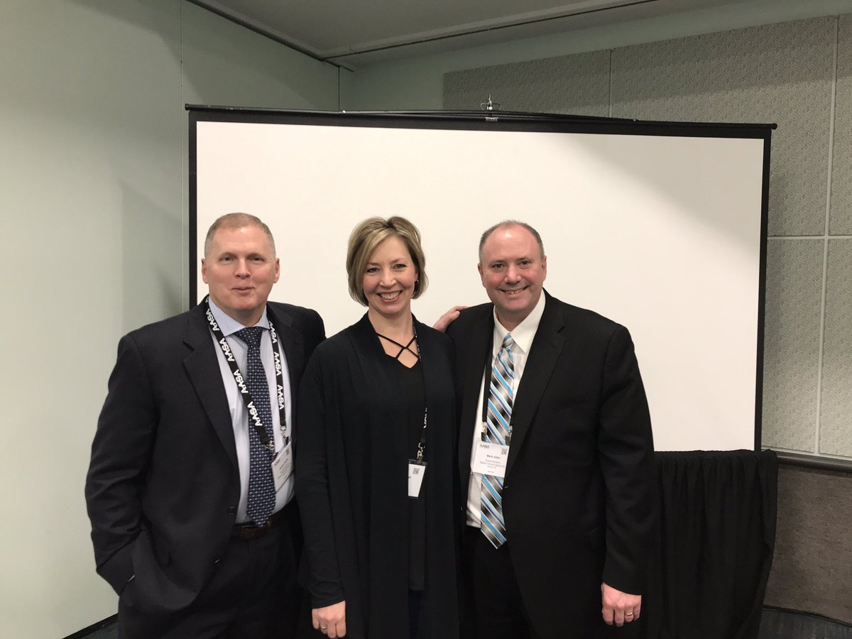 bsnowden11's tweet photo. #BeKind is in LA @AASAHQ Thank you @drmadler @joniadler @jsutfin @RalstonSchools @MillardPS for sharing your story and sharing how powerful #BeKind is and can be!!! Remember is easy and powerful to be #BeKind https://t.co/oh9AjoxMkT