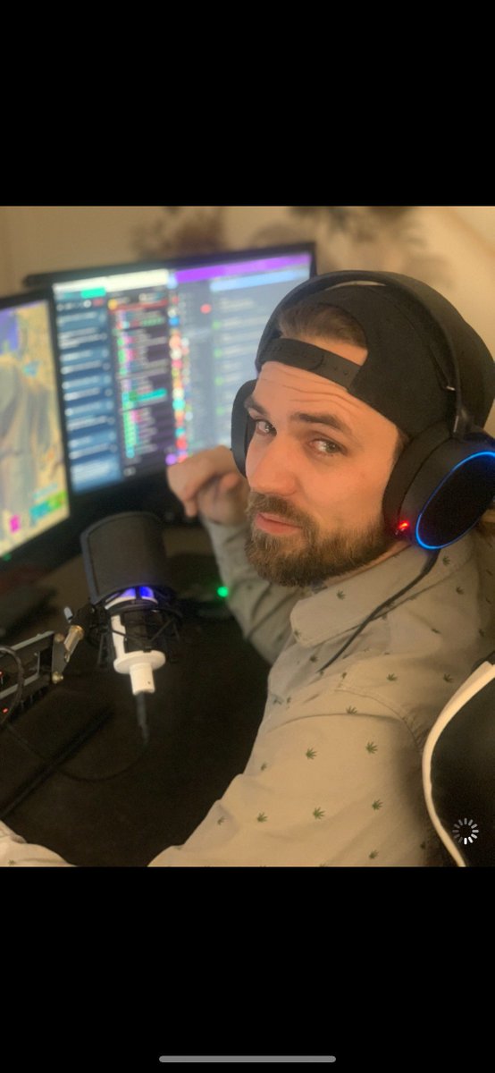 JustSmoked1's tweet photo. LIVE NOW w/ FRIDAY NIGHT FORTS ..OH AND FIRST GREEN SCREEN STREAM.. COME CHECK IT OUT! #SVC #Giveaway #vbucks #fortnite #twitch

https://t.co/SeKkhBwAYD

PS. SVC SPREAD THE LOVE GIVEAWAY>>https://t.co/Ojbm0id80X https://t.co/uU1WILBbTy