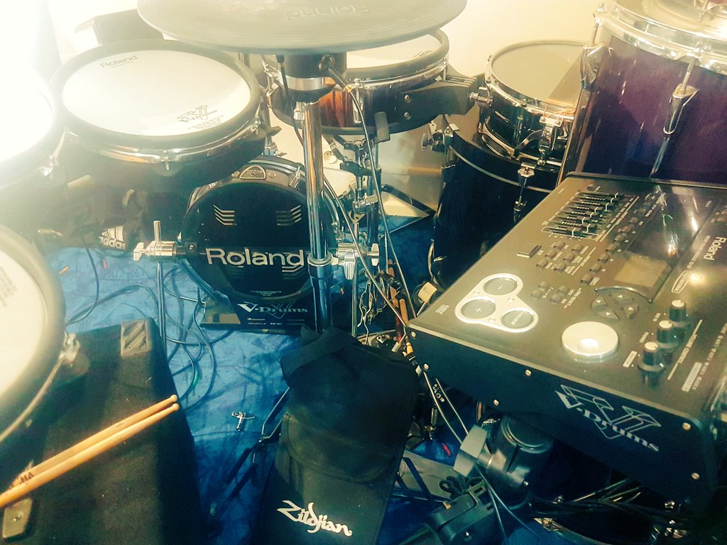 TimeWorth_net's tweet photo. 👉 Work in Progress👈⏳@hardforce @RockHardFR @HardRock @VSWebzine @MetalHammer © 2019 TIMEWORTH #rockmetal #Timeworth #metals #metalprojet https://t.co/84xKabFiyz