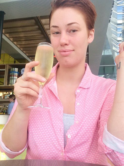 Been a while since I flew anywhere ✈️ See you soon Melbourne! Airport tradition: https://t.co/4YmVsc