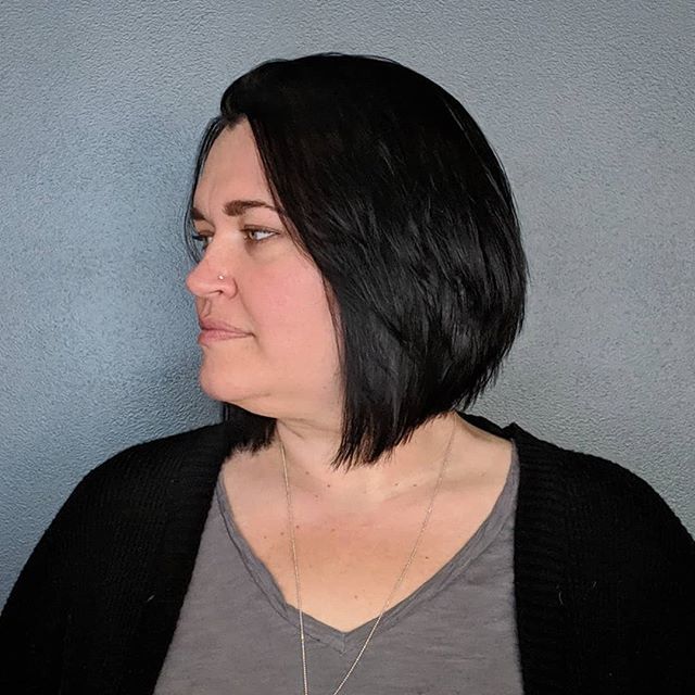 laurelklynn's tweet photo. Some people's hair is just meant to be a bob. 
#womenshair #precisioncut #bob #sleek #smooth #dontmesswithperfection #one length https://t.co/rdZ3eua7Uj https://t.co/Zbsl0w7UtH