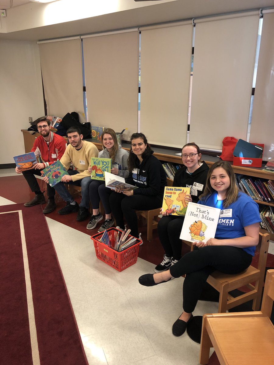 What a group reading to children today at Maryvale Primary school today. Thank you to <a href="/DaemenWSOC/">Daemen Women’s Soccer</a> <a href="/DaemenMSOC/">Daemen Men's Soccer</a> <a href="/DaemenBowling/">Daemen Women’s Bowling</a>