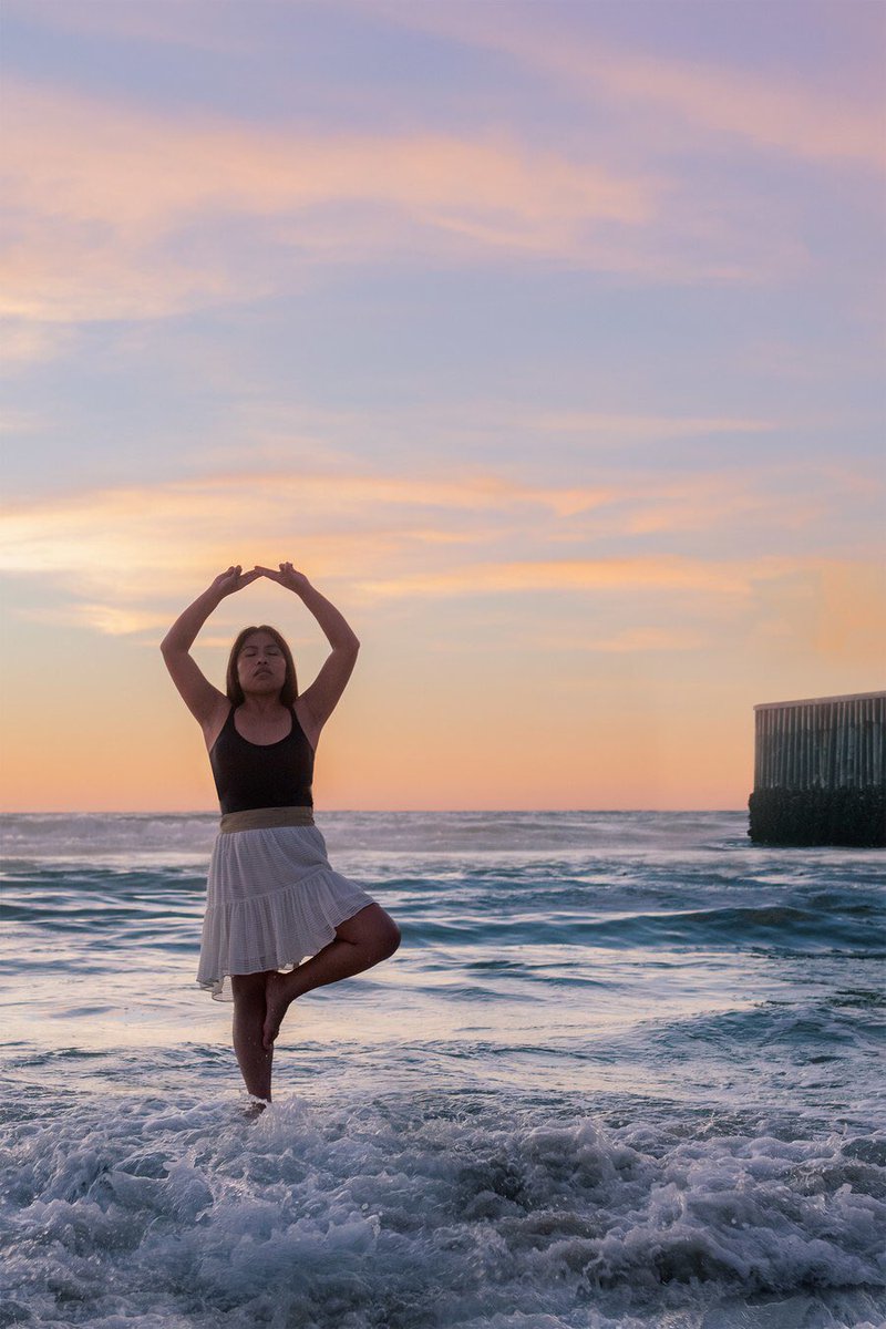 TijuanaLocal's tweet photo. Yalitza Aparicio en Playas de Tijuana. https://t.co/h6RZHK6zGi
