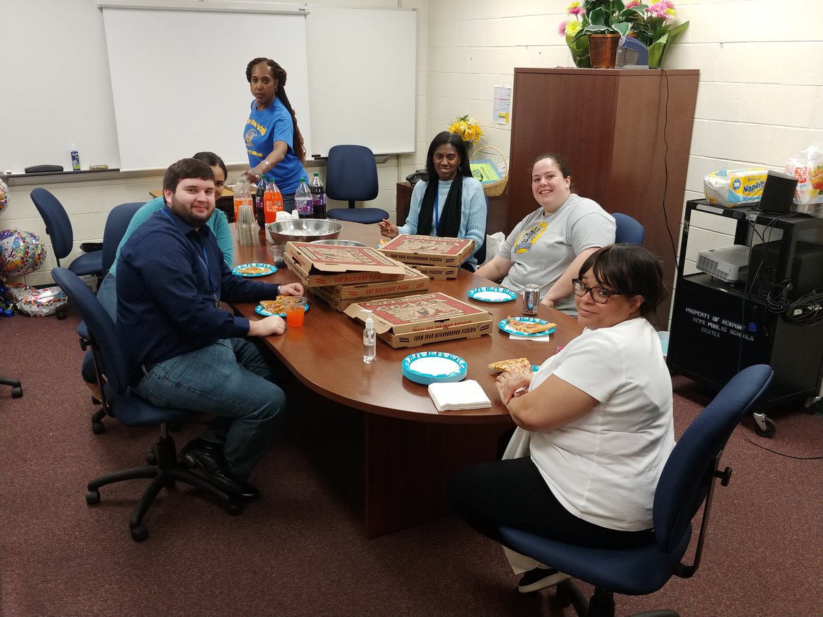 VaPope's tweet image. A few members of the Hines Middle School PE and RA team, along with 6th grade teachers, enjoying the reward of pizza for an outstanding job of adjusting to a new hallway transition. They did a great job after only a few days of doing it! @HinesSpartans @FeliciaFBarnett @LisaGatz
