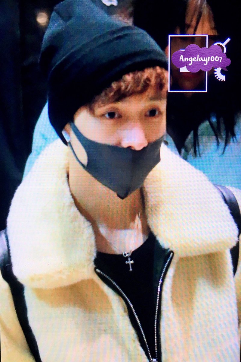 Angelay1007_'s tweet photo. 190216 PEK🛬️ 🥰
계속 비행기 타고있어서 좀 늦었다ㅠㅠ
#LAY #레이 #장이씽 https://t.co/AI70N0uHhY