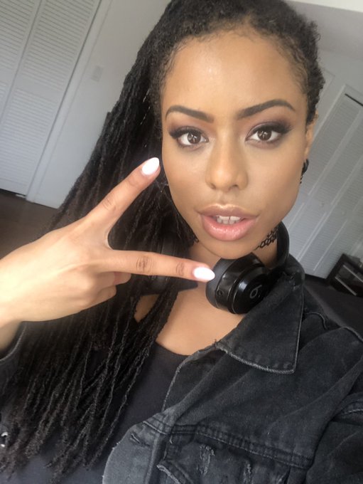 I wanna fuck an emo guy 😢 https://t.co/C9xvkW1xNV<a href="/tag/mvsales"class="tags"><span>#mvsales</span></a>