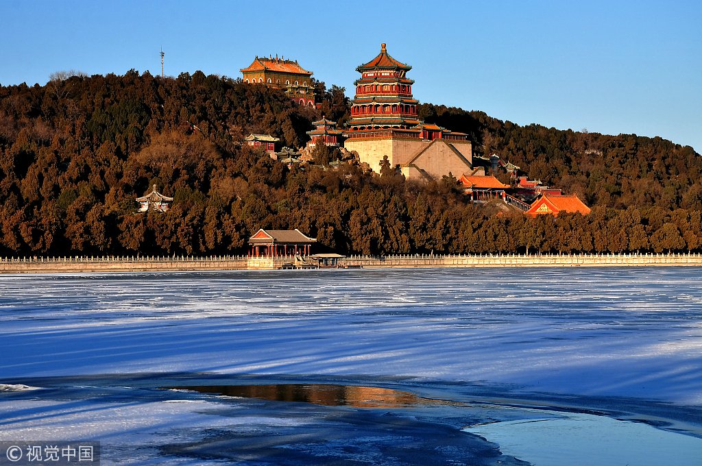 CGTNOfficial's tweet image. Breathtaking snow scenery captured at the Summer Palace in #Beijing ❄️