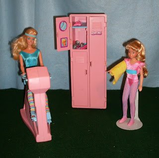 Mary Wernke on Twitter: "Great Shape Barbie and Skipper in their original  outfits (from 1984) are at the Great Shape Workout Center (from 1985).  https://t.co/4xzsoZOObI" / Twitter
