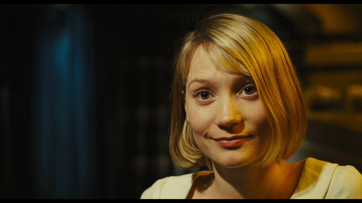 mwasikowskaorg's tweet photo. 📷 Mia Wasikowska as Hannah in 'The Double' (2013, dir. Richard Ayoade) https://t.co/SMs110bmIi
