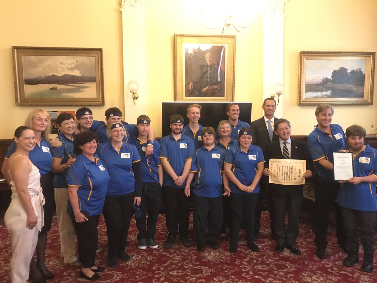 DFATTas's tweet photo. A wonderful celebration of #taiko and the #Australia #Japan relationship today in #Hobart with the Japanese Consul-General bestowing his award on @RosnyCollege. Their performance and stories of their trip to Japan, funded by @dfat’s #AustraliaJapanFoundation, were full of energy! https://t.co/Ngk2SaHS59