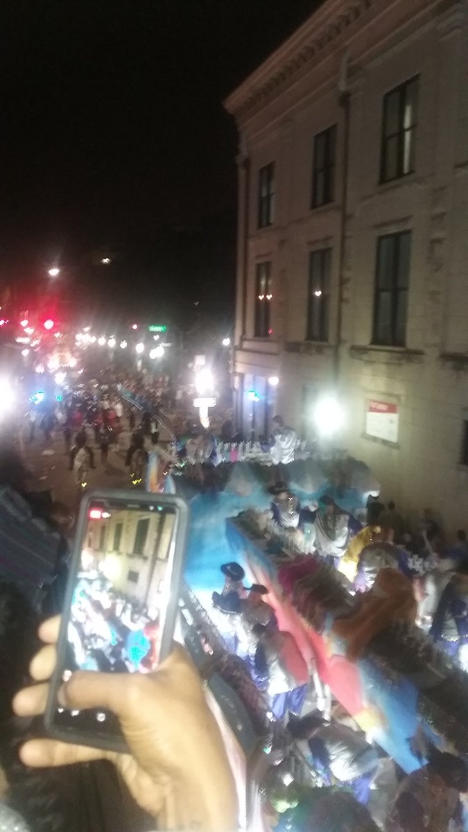 DFW_Nitehawk's tweet photo. #Live from #MardiGras HEADQUARTERS! !! #MobileAla from #dallastx to the  #Gulfcoast #MooniePie #mardigras2019 #liveLIFE @vigorhighschool marching band  @DowntownMobile @MobileMask @mohbeelusa https://t.co/G0GXPz0uiQ