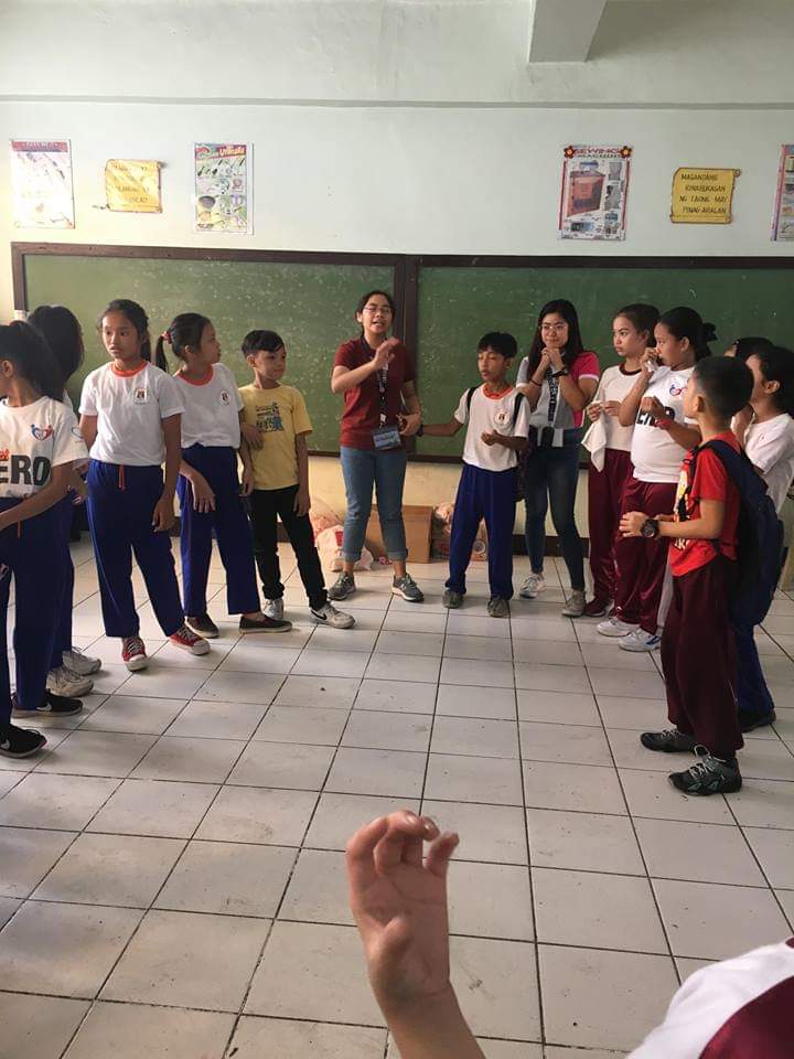 USTRotSci's tweet photo. Now happening: 

Students of Juan Sumulong with Rotaractors and our dear advisers. 

#BeTheInspiration 
#ParaSCIyo https://t.co/Im0JDjv1Sy