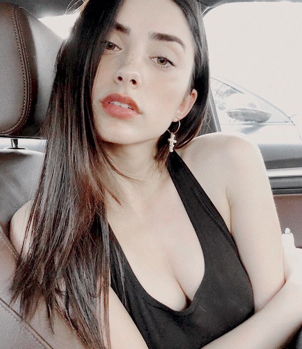 malandrisada's tweet photo. 💋; 𝒢𝑜𝓉 𝓂𝑒 𝓁𝑜𝑜𝓀𝒾𝓃𝑔 𝓈𝑜 𝒸𝓇𝒶𝓏𝓎 𝓇𝒾𝑔𝒽𝓉 𝓃𝑜𝓌. https://t.co/i5S5XRcaXN