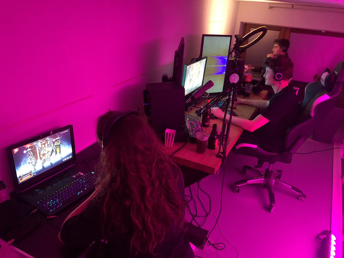 Ganz normaler Freitag Abend in der BOX 😅