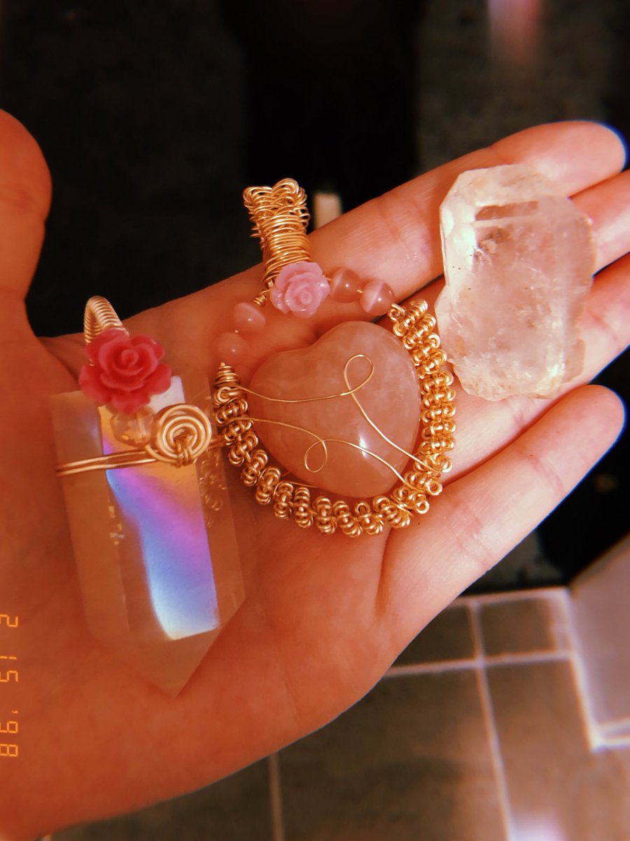Light_Goddess_'s tweet photo. ✨✨ 2K GIVEAWAY ✨✨

Thank you all for your constant support! In honor of reaching 2K followers, one lucky babe will win all of these goodies!! 🔮💫

All you have to do is:
~be following me
~rt this post
~tag friends for extra entries

GOOD LUCK BABES 💗💗💗 ilysm https://t.co/xjQPTjY3Si