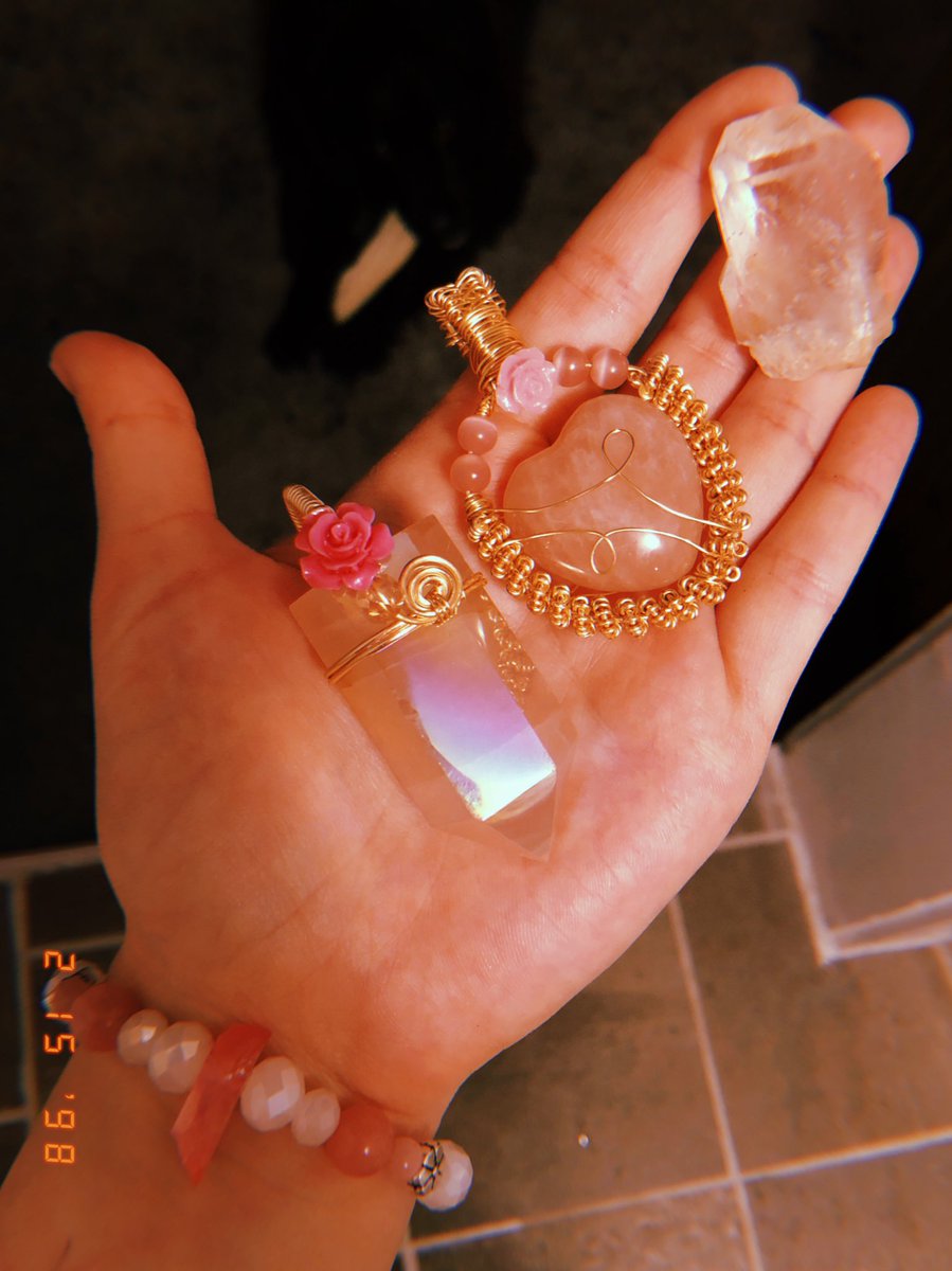 Light_Goddess_'s tweet photo. ✨✨ 2K GIVEAWAY ✨✨

Thank you all for your constant support! In honor of reaching 2K followers, one lucky babe will win all of these goodies!! 🔮💫

All you have to do is:
~be following me
~rt this post
~tag friends for extra entries

GOOD LUCK BABES 💗💗💗 ilysm https://t.co/xjQPTjY3Si