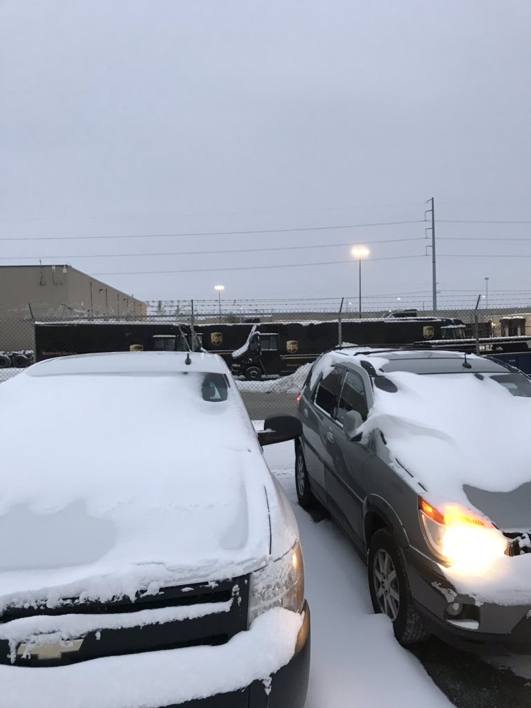 2tallcurtis's tweet photo. @marc_peeler Doing good deeds! Before and after! Thanks for braving the cold and taking care of our customers! Have a great weekend! #beascout #itsadrysnow #whoneedsadryheat #snowdays #safetywins #clearyourwindows https://t.co/sFprGL6yWn