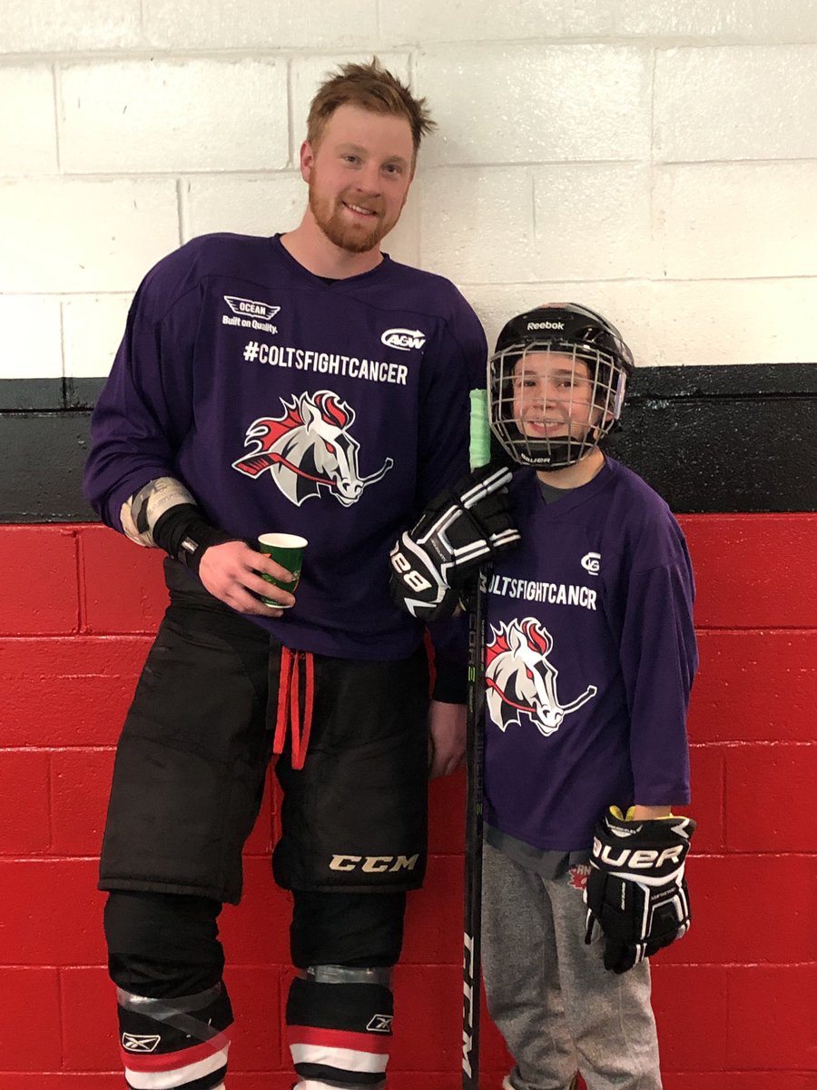 gilliezee's tweet photo. At @ChpPlace tonight for the 
@coltshockey #hockeyfightscancer game! Thanks to the Colts for #supporting the @cancersocietyNS and those affected by cancer. @penguins captain Sydney Crosby’s hometown supporting! #ifightfor https://t.co/oet37a73QS