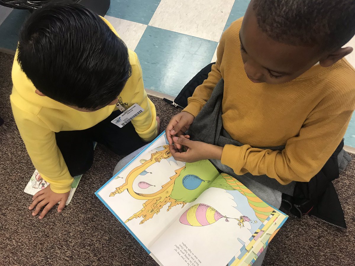 MrsAllen_whes's tweet photo. Reading Buddies Fun with Mr. Helms’ 3rd graders! 📚 🐛 ❤️ https://t.co/jqNxG0yM92
