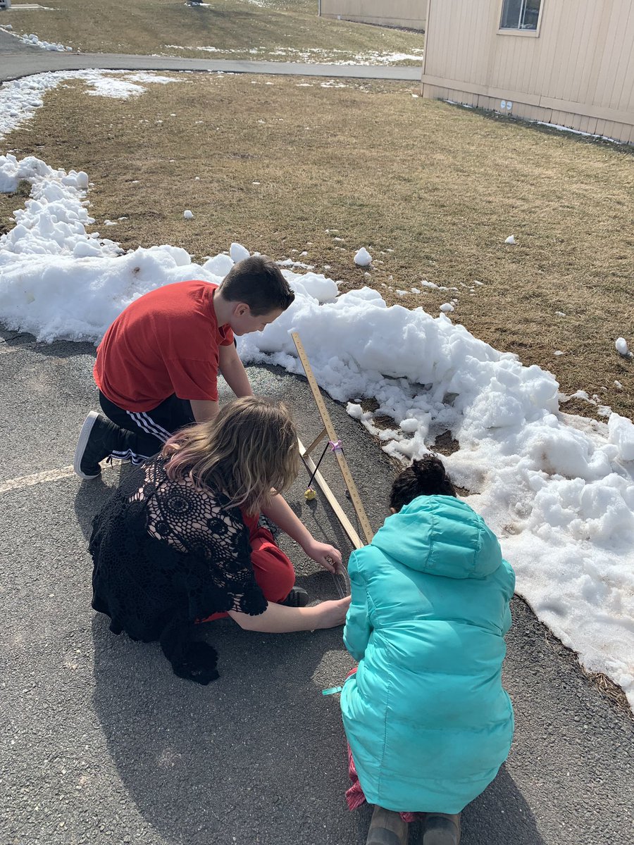 mr_schaal's tweet image. Testing out sun angle measuring devices! Kids love designing and engineering! #beartavernpride #Engineeringanddesign