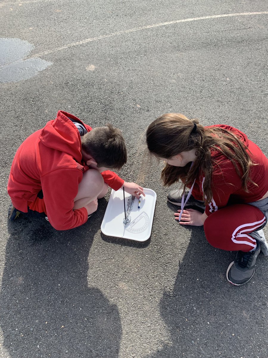 mr_schaal's tweet image. Testing out sun angle measuring devices! Kids love designing and engineering! #beartavernpride #Engineeringanddesign