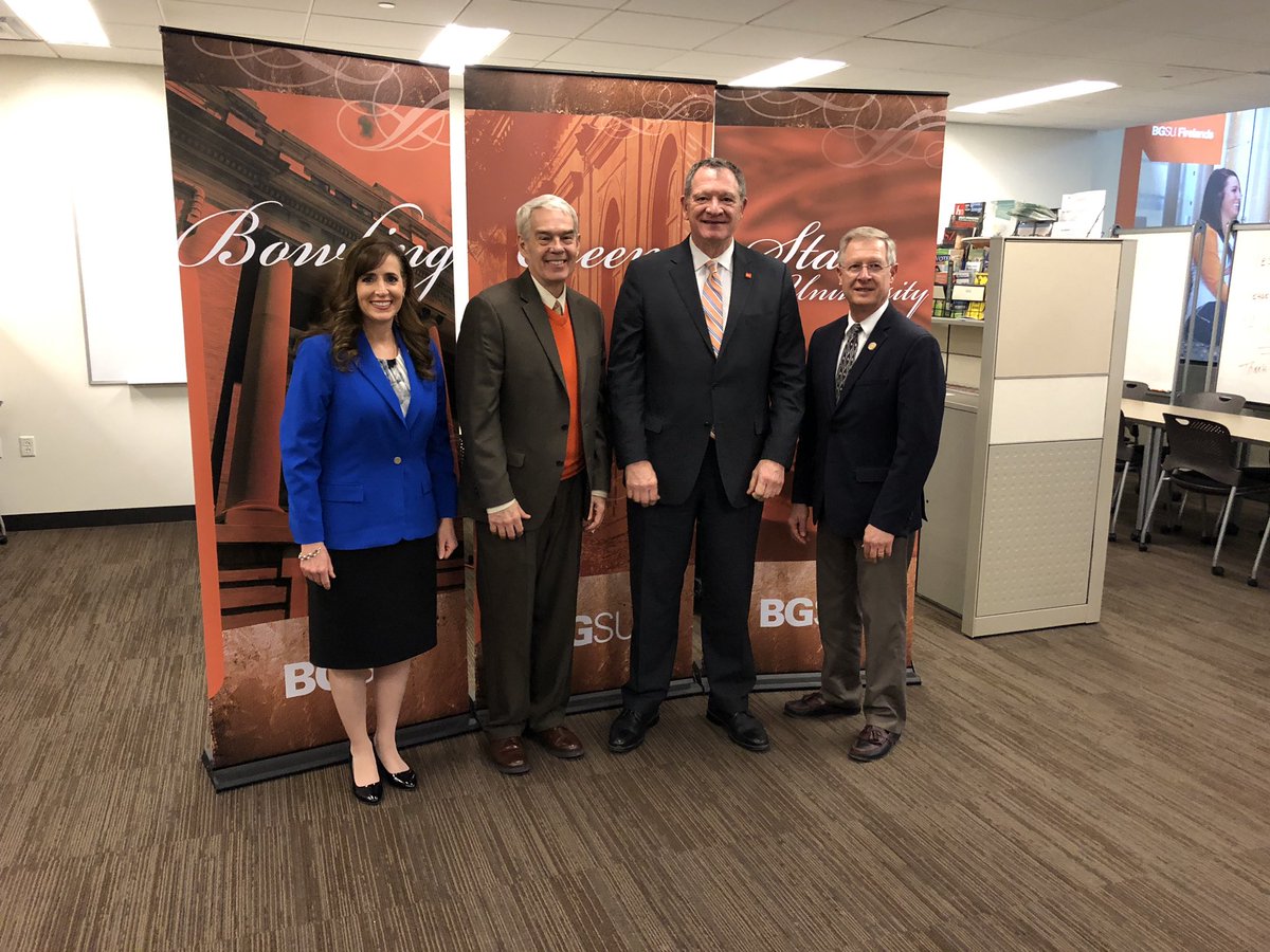 theresagavarone's tweet photo. I spent most of today in Erie County! I first visited the Firelands Regional Medical Center before touring @BGSUFirelands!

I loved seeing the nursing school facilities and enjoyed my time with Chancellor Gardner, @StateRepArndt, @bgsu @Pres_Rogers and Dean Kurtz! https://t.co/1NJAzsDy7D