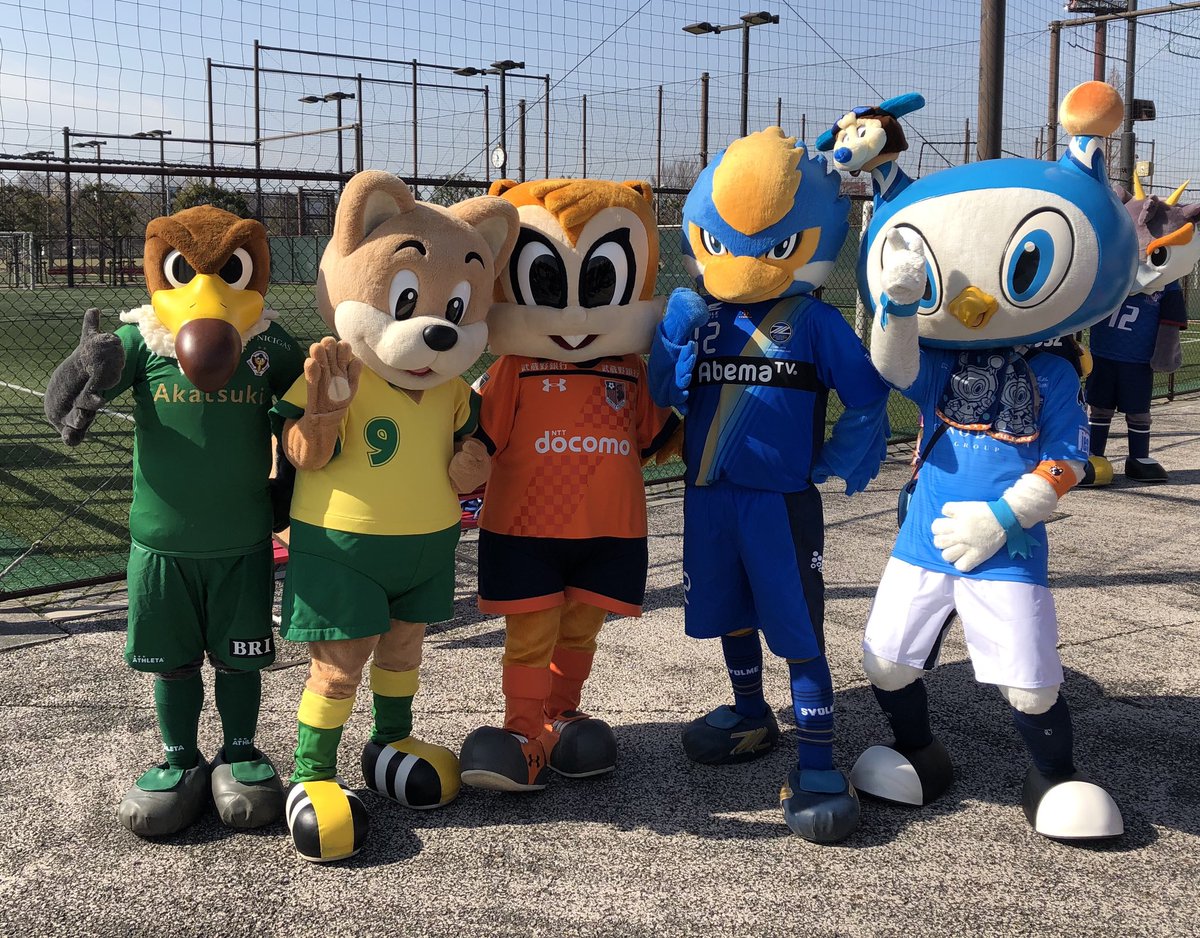 アルディ 今日はfuji Xerox Super Cup 19マスコット 大集合に参加するため 埼玉スタジアムにきています 年に一度 Jリーグクラブのマスコットが集まります 今日はまずはじめに首都圏バトルを盛り上げる皆さんと記念撮影しました Ardija 大宮