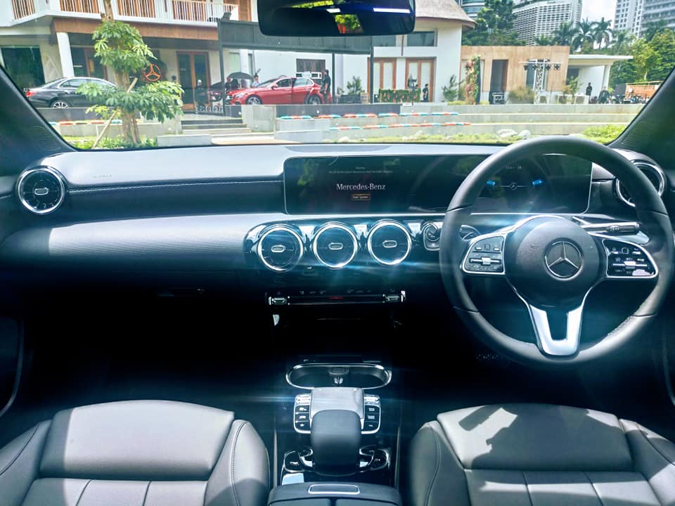 hartono_raya's tweet photo. Mercedes-Benz A 200 Progresive Line, CBU, Off The Road IDR 675.000.000, for more info please visit our dealer at PT. Hartono Raya Motor.
#Mercedes #MercedesBenz #AClass #AClass2018 #NewAClass #TheNewAClass #a200 #a200progressive #TheBestOrNothing #hartonorayamotor https://t.co/OWNPDnYVmE