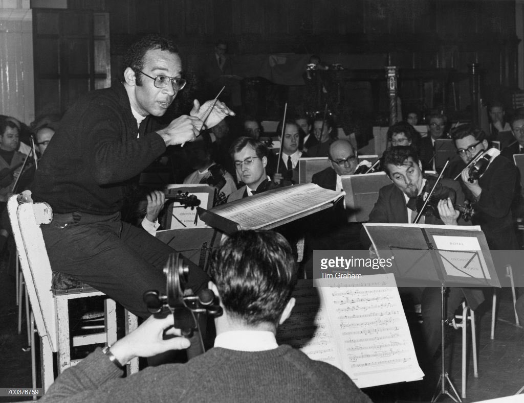 Henry Lewis (1932-96) broke color barriers when it came to symphony orchestras. He made history when, as a teenager, he became 1st African-American instrumentalist to play with  @LAPhil. He made it again when, in 1972, he became 1st to conduct  @MetOpera.  #BlackHistoryMonth  